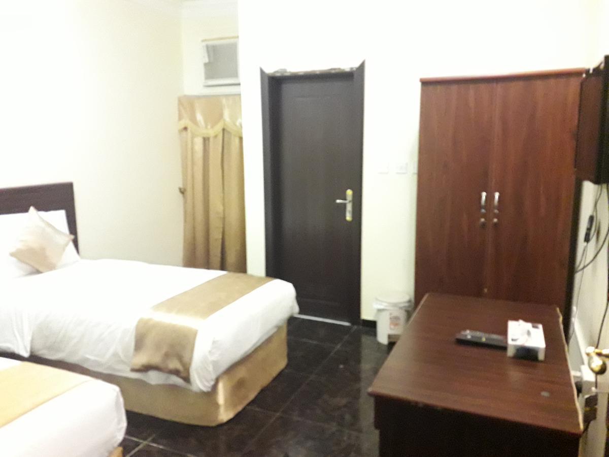 Lake Hotel Mukhi Luaran gambar